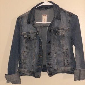 Gently worn trendy clothes